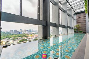 Millerz Square Sky Pool & Ham