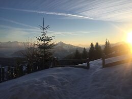 Panoramic hut in the ski Area