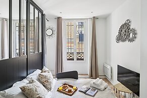 Modern Central Paris Flat by Les Halles