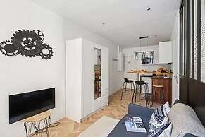Modern Central Paris Flat by Les Halles