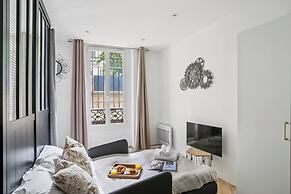 Modern Central Paris Flat by Les Halles