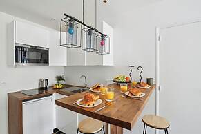 Modern Central Paris Flat by Les Halles