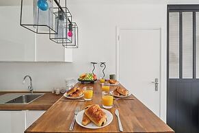 Modern Central Paris Flat by Les Halles