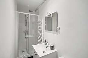 Modern Central Paris Flat by Les Halles