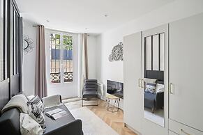 Modern Central Paris Flat by Les Halles
