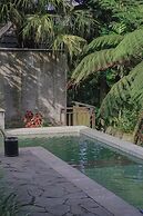 Jambu Klutuk Resort