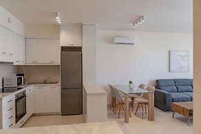 Phaedrus Living: Seaside Thalassa Cretan D101