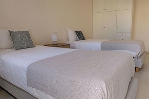 Phaedrus Living: Seaside Thalassa Cretan D101