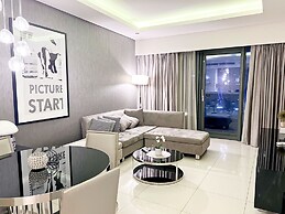 Cosmos Living 1 Bedroom Paramount Towers