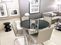 Cosmos Living 1 Bedroom Paramount Towers