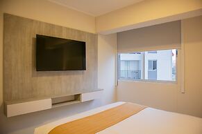 w Exceptional 1BR w Balcony in San Isidro