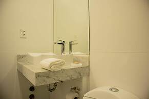 w Exceptional 1BR w Balcony in San Isidro