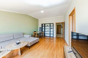 Bright Comfy 2BR Apartment by the Adriatic