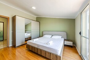 Bright Comfy 2BR Apartment by the Adriatic