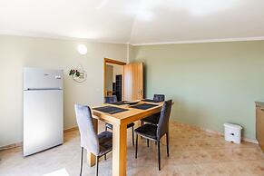 Bright Comfy 2BR Apartment by the Adriatic
