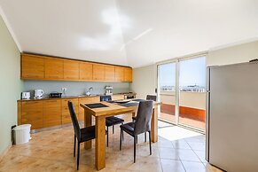 Bright Comfy 2BR Apartment by the Adriatic