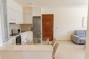 Phaedrus Living: Seaside Thalassa Cretan 102