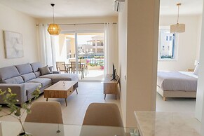 Phaedrus Living: Seaside Thalassa Cretan 102