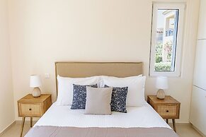 Phaedrus Living: Seaside Thalassa Cretan 102