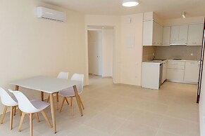 Phaedrus Living: Seaside Thalassa Cretan 102
