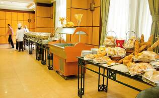 Boudl Grand Pyramids