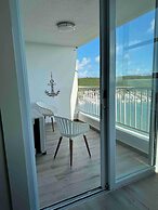 Oceanfront Paradise Marina Views Balcony