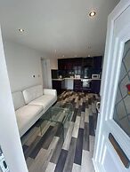 Stunning Truro 1-bed - Sleeps 2 & Parking