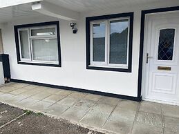 Stunning Truro 1-bed - Sleeps 2 & Parking