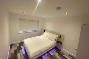 Stunning Truro 1-bed - Sleeps 2 & Parking