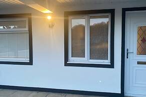 Stunning Truro 1-bed - Sleeps 2 & Parking