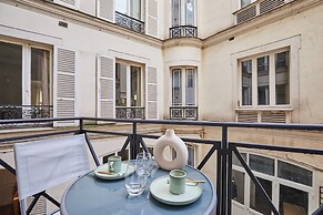 Stunning AC Duplex Apartment - Champs Elysees