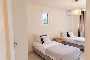 Phaedrus Living: Seaside Thalassa Cretan 103