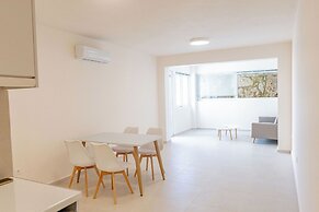 Phaedrus Living: Seaside Thalassa Cretan 103