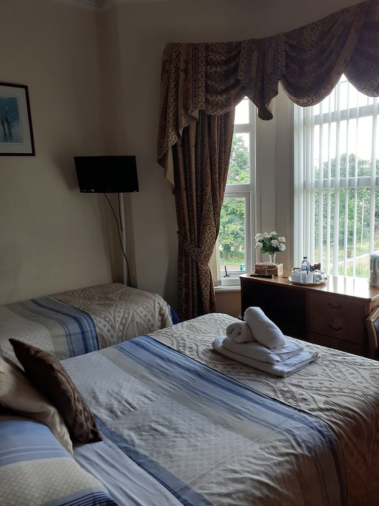 OYO Baytree Lodge