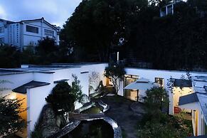 Tengchong Hot Spring Family Resort