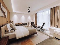 Tengchong Hot Spring Family Resort