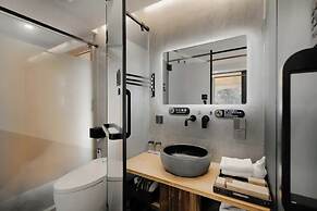 Tengchong Hot Spring Family Resort