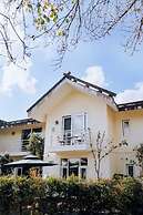 Tengchong Hot Spring Family Resort