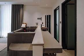 Tengchong Hot Spring Family Resort