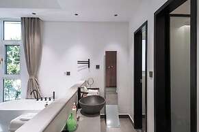 Tengchong Hot Spring Family Resort