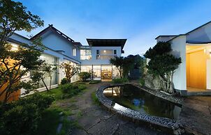 Tengchong Hot Spring Family Resort