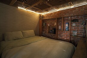 1984 Hotel Kien Giang