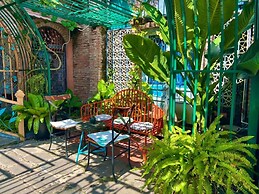 1984 Hotel Kien Giang