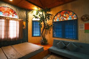 1984 Hotel Kien Giang