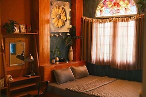 1984 Hotel Kien Giang
