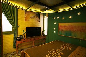1984 Hotel Kien Giang