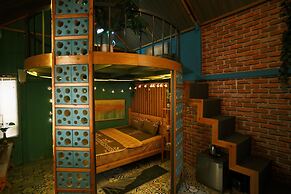 1984 Hotel Kien Giang