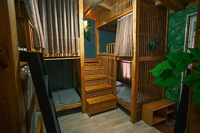 1984 Hotel Kien Giang