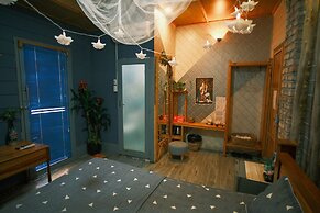 1984 Hotel Kien Giang