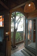 1984 Hotel Kien Giang